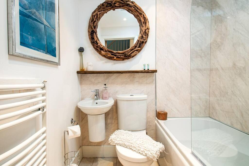 Blueberry Cottage - Lower Mill Estate Somerford Keynes Екстер'єр фото
