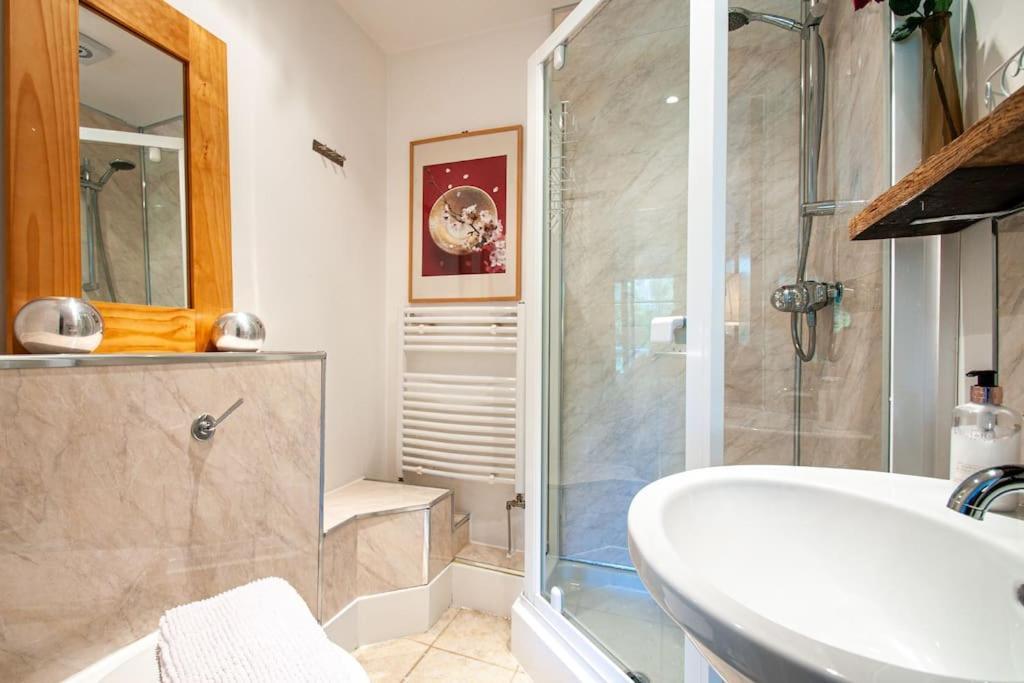 Blueberry Cottage - Lower Mill Estate Somerford Keynes Екстер'єр фото